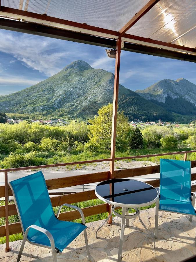 فيلا Njegusiفي Glamping Lovcen المظهر الخارجي الصورة