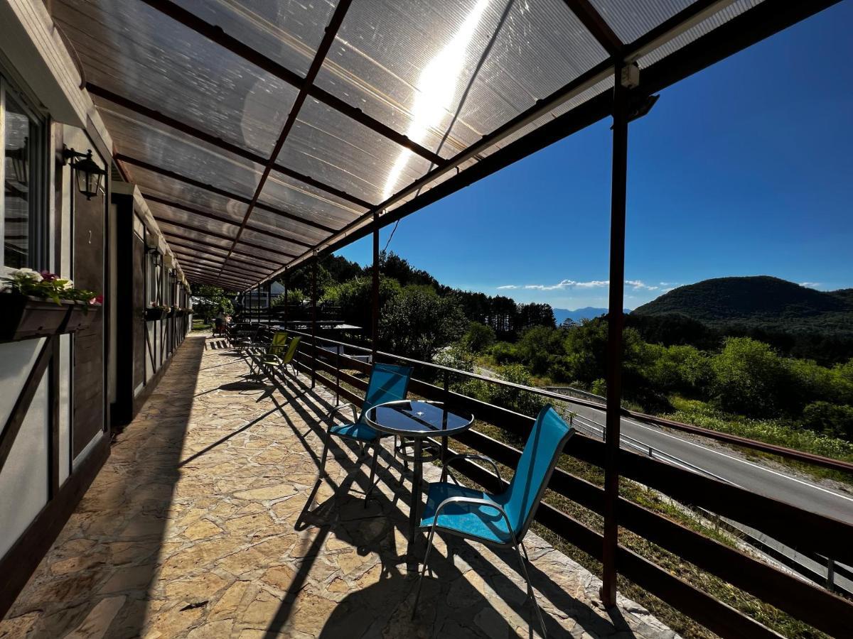 فيلا Njegusiفي Glamping Lovcen المظهر الخارجي الصورة